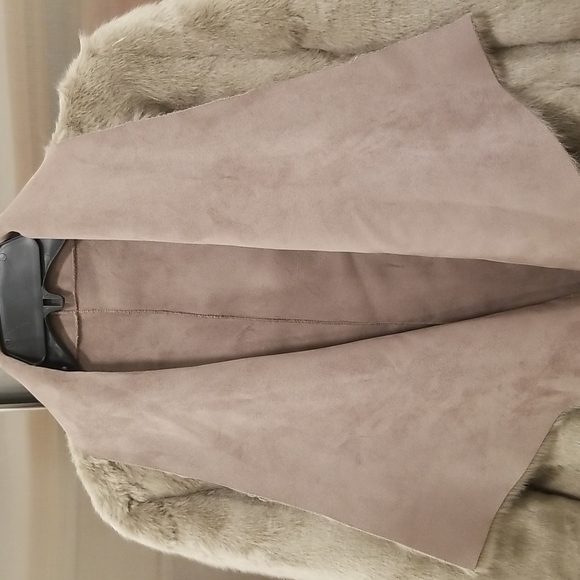 💕LOVE TOKEN💕 Allegra Faux Fur Faux Suede Reversible Short Coat ~ Taupe (Brown) - Picture 4 of 11